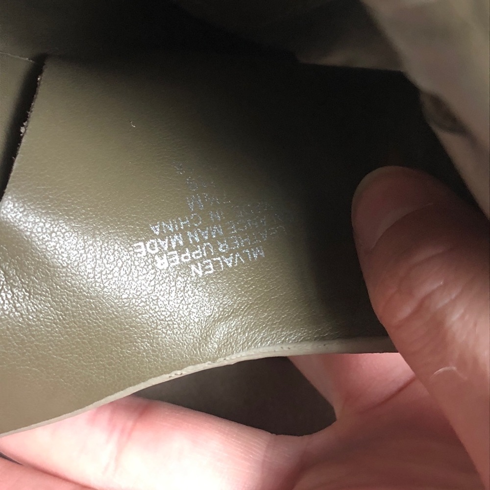 Marc Fisher NWOT Valen Chunky Leather Heel - Picture 6 of 8